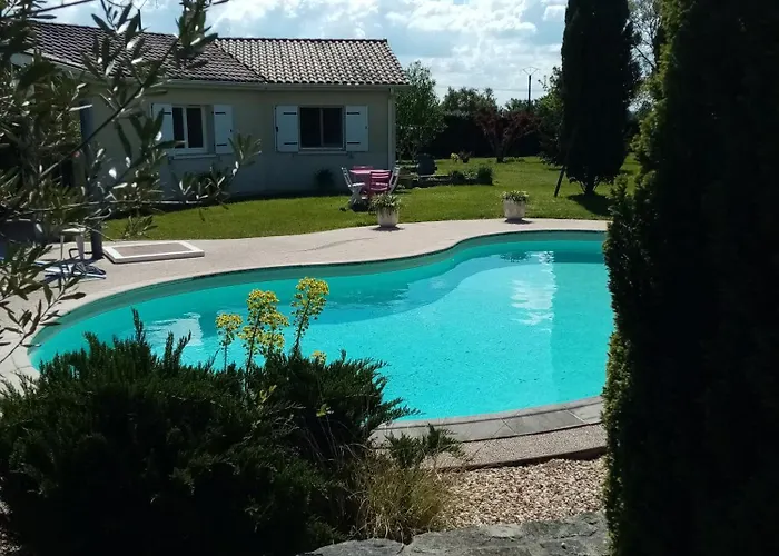 Le Chene Blanc ベッド・アンド・ブレックファスト La Genétouze